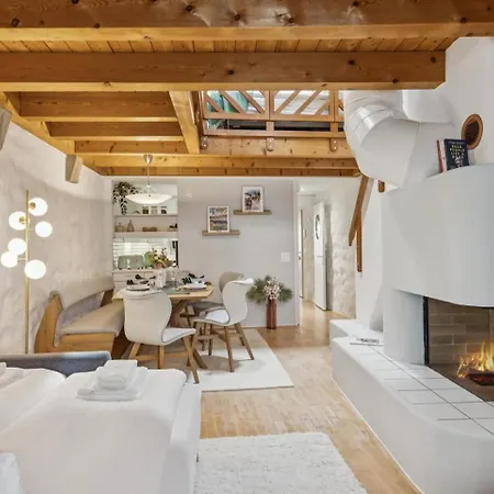 Old Town Riverside Penthouse Balcony Waterview