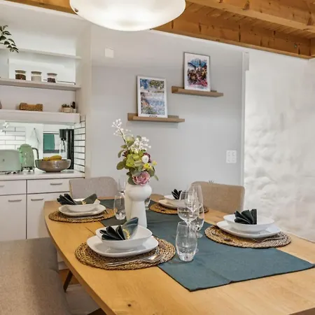 Old Town Riverside Penthouse Balcony Waterview * زيورخ