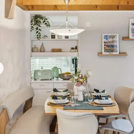 Old Town Riverside Penthouse Balcony Waterview زيورخ