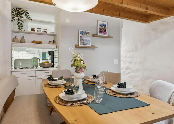 Old Town Riverside Penthouse Balcony Waterview * ציריך