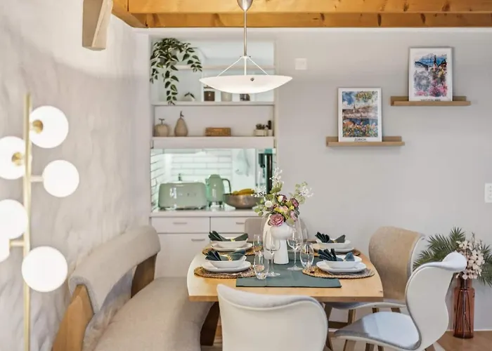 Old Town Riverside Penthouse Balcony Waterview ציריך