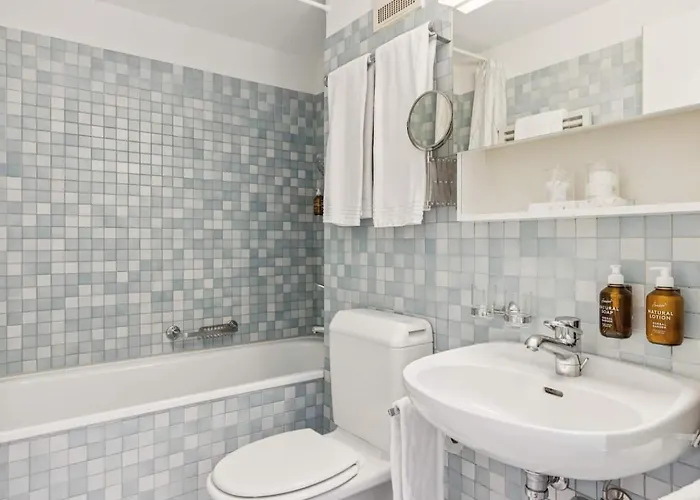 Oldtownriversideacbalconyfreeparkingwaterview Apartment *